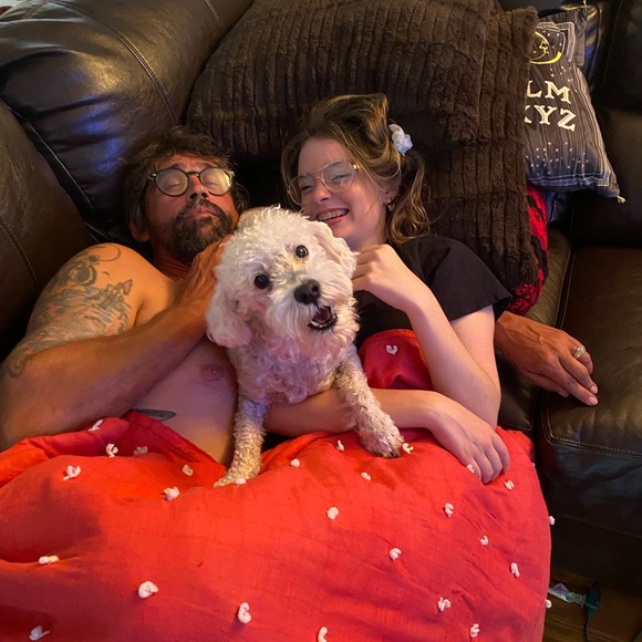 Meet your Posher, Cassie - Picture 4 of 16